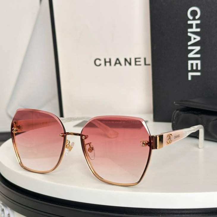 Picture of Chanel Sunglasses _SKUfw77619370fw